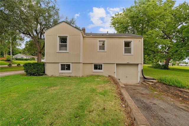 13201 E 39th Street S, Independence, MO 64055