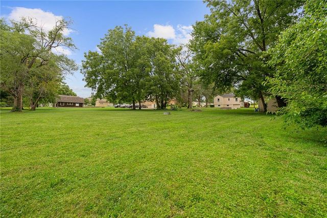 13201 E 39th Street S, Independence, MO 64055