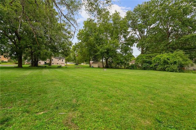 13201 E 39th Street S, Independence, MO 64055