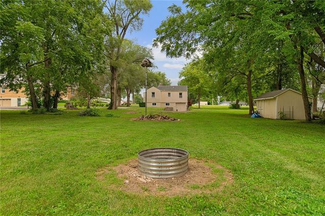 13201 E 39th Street S, Independence, MO 64055