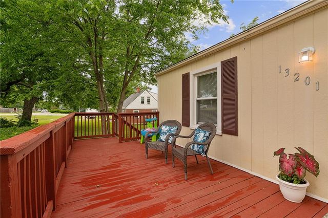 13201 E 39th Street S, Independence, MO 64055