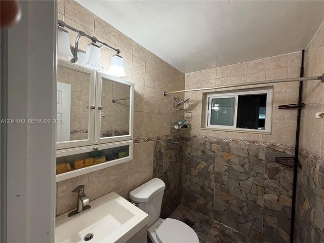 2300 SW 43rd Avenue, Fort Lauderdale, FL 33317