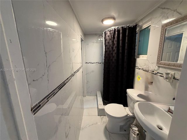 2300 SW 43rd Avenue, Fort Lauderdale, FL 33317