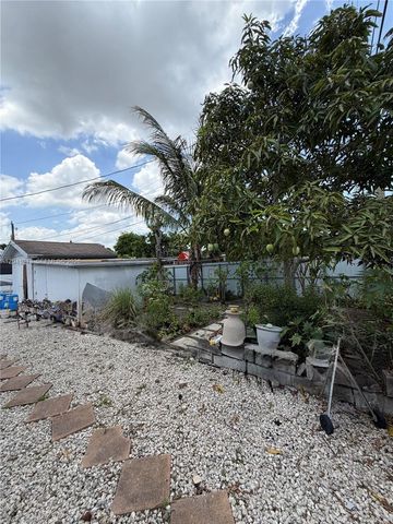 2300 SW 43rd Avenue, Fort Lauderdale, FL 33317