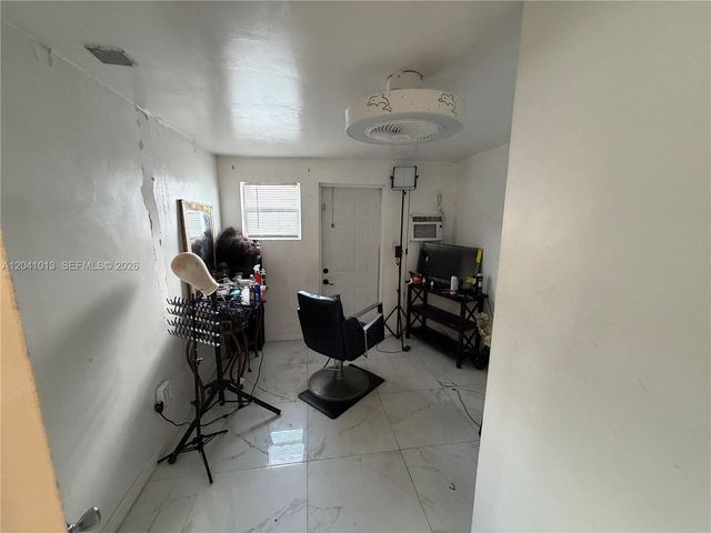 2300 SW 43rd Avenue, Fort Lauderdale, FL 33317