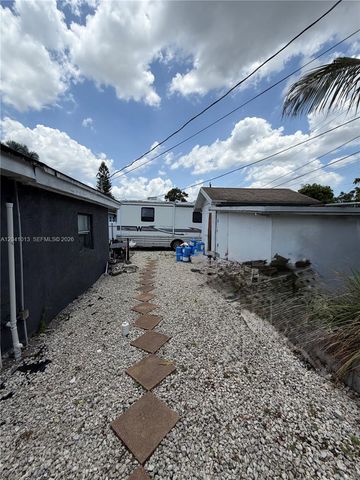 2300 SW 43rd Avenue, Fort Lauderdale, FL 33317