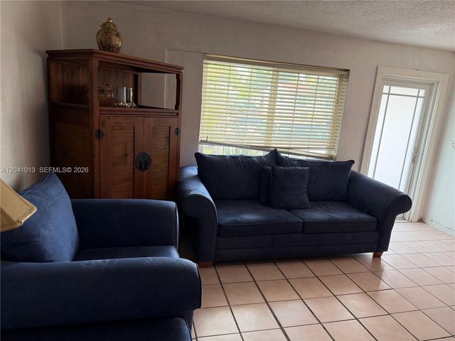 2300 SW 43rd Avenue, Fort Lauderdale, FL 33317