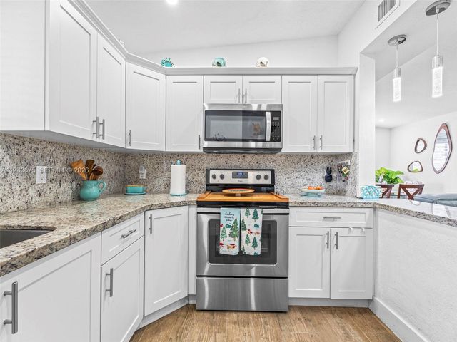 11415 SW 56th St, Miami, FL 33165