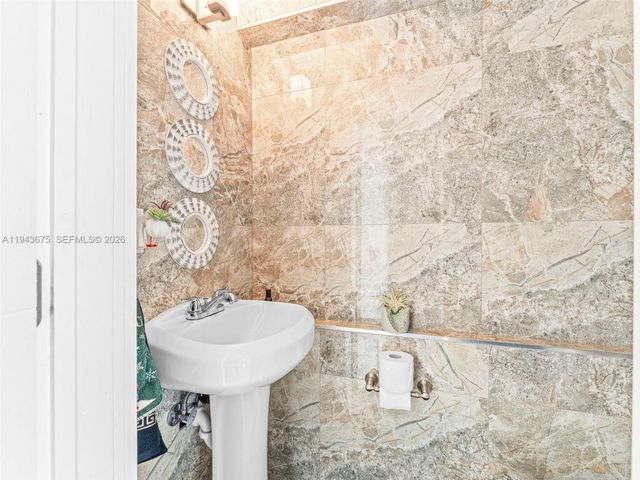 11415 SW 56th St, Miami, FL 33165