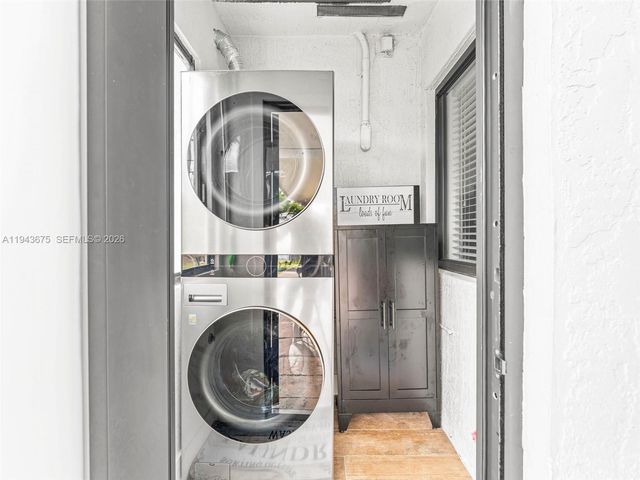 11415 SW 56th St, Miami, FL 33165