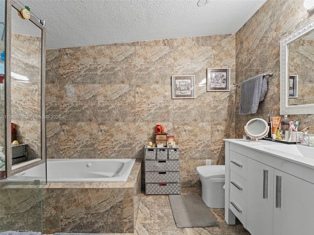 11415 SW 56th St, Miami, FL 33165