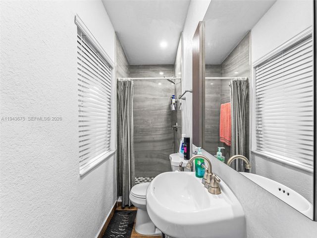 11415 SW 56th St, Miami, FL 33165