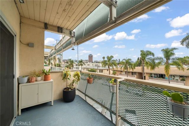 528 Cedar 3A, Long Beach, CA 90802