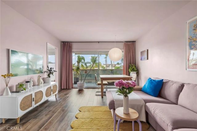 528 Cedar 3A, Long Beach, CA 90802