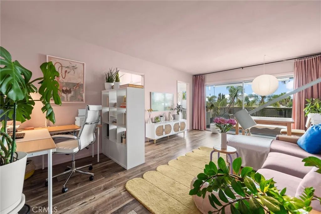 528 Cedar 3A, Long Beach, CA 90802
