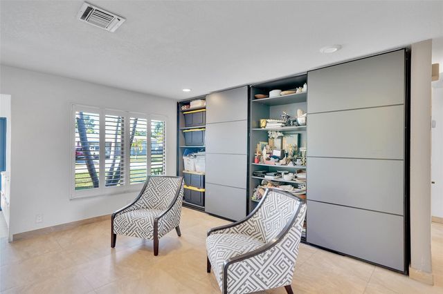 1736 NW 38th Street, Oakland Park, FL 33309