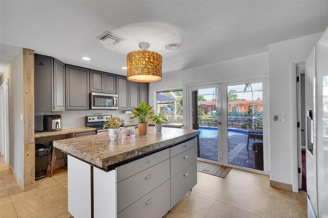 1736 NW 38th Street, Oakland Park, FL 33309