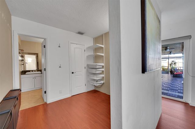 1736 NW 38th Street, Oakland Park, FL 33309