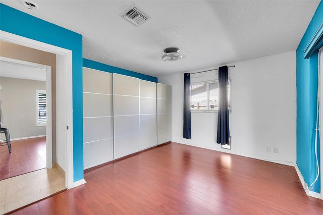 1736 NW 38th Street, Oakland Park, FL 33309