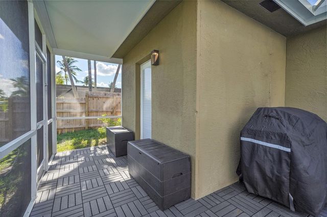 1736 NW 38th Street, Oakland Park, FL 33309