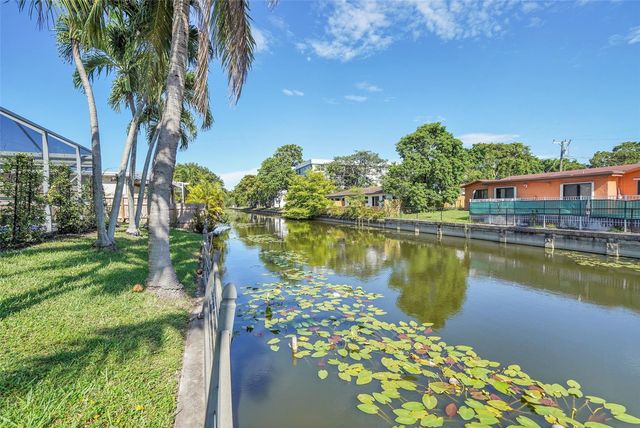 1736 NW 38th Street, Oakland Park, FL 33309