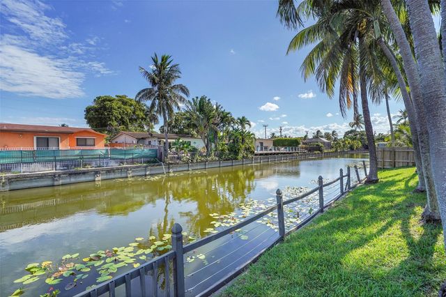 1736 NW 38th Street, Oakland Park, FL 33309