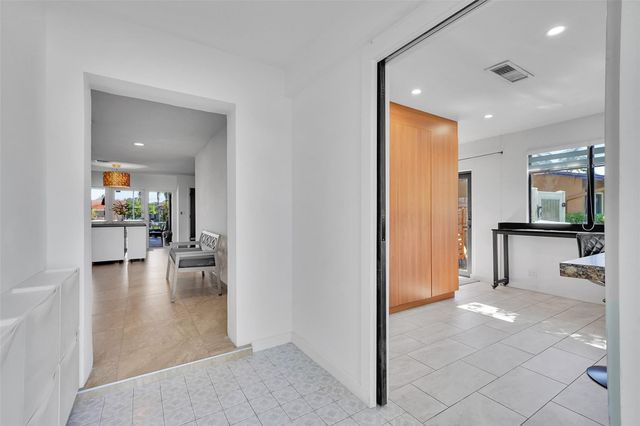 1736 NW 38th Street, Oakland Park, FL 33309