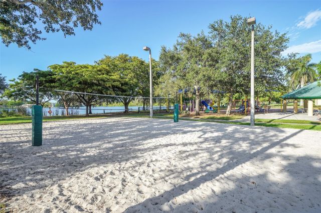 1736 NW 38th Street, Oakland Park, FL 33309