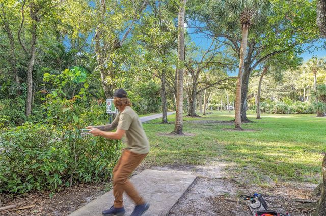 1736 NW 38th Street, Oakland Park, FL 33309