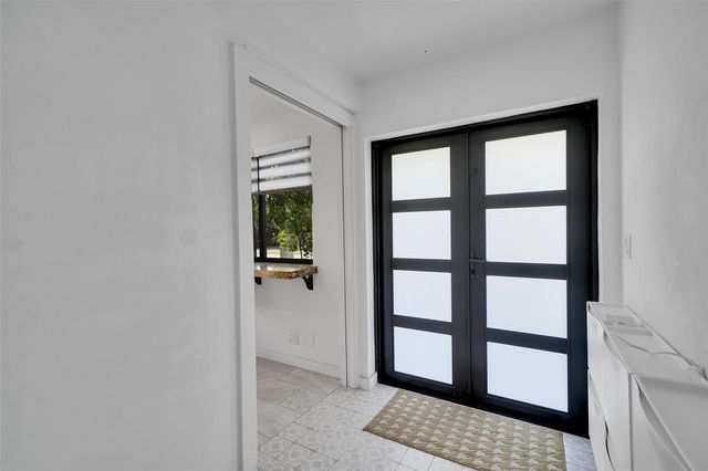 1736 NW 38th Street, Oakland Park, FL 33309