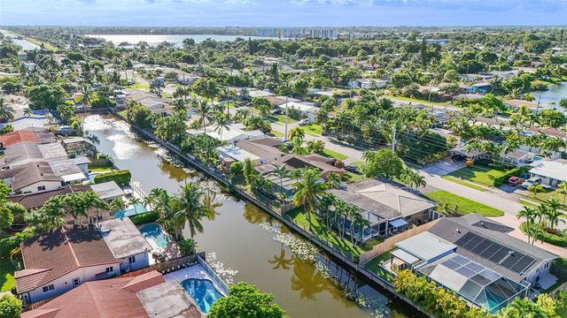 1736 NW 38th Street, Oakland Park, FL 33309