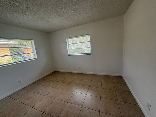 1480 NW 19th Ct 1-2, Fort Lauderdale, FL 33311