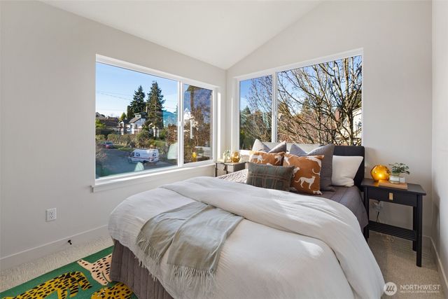 4136 Eastern Avenue N, Seattle, WA 98103