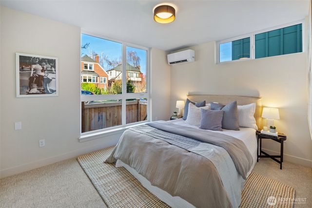 4136 Eastern Avenue N, Seattle, WA 98103