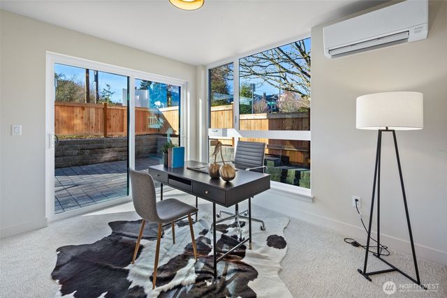 4136 Eastern Avenue N, Seattle, WA 98103