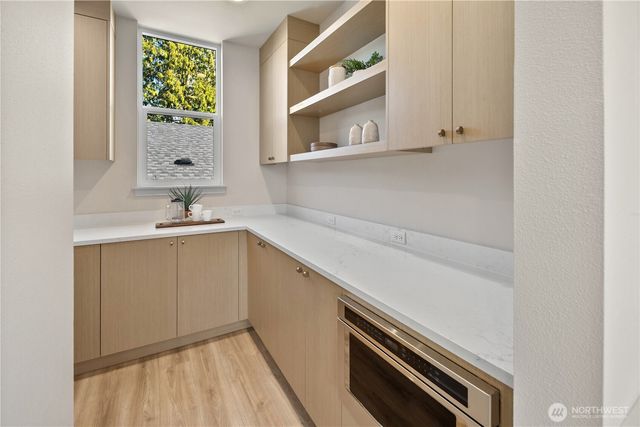 4136 Eastern Avenue N, Seattle, WA 98103