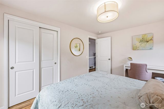 1045 S 197th Street E, Des Moines, WA 98148