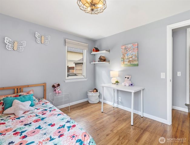 1045 S 197th Street E, Des Moines, WA 98148