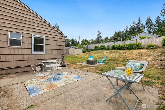 1045 S 197th Street E, Des Moines, WA 98148