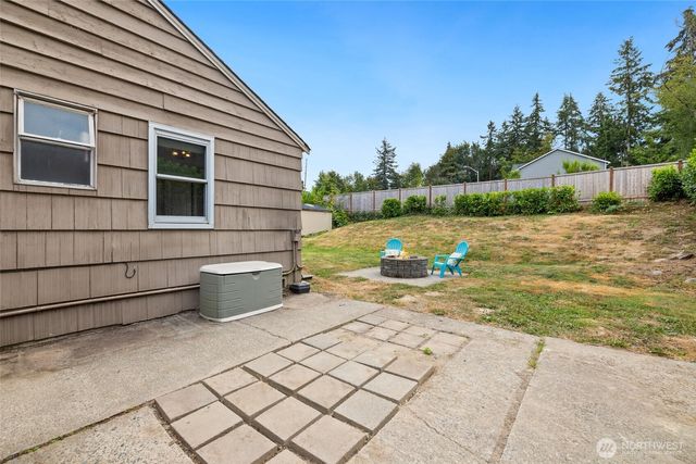 1045 S 197th Street E, Des Moines, WA 98148