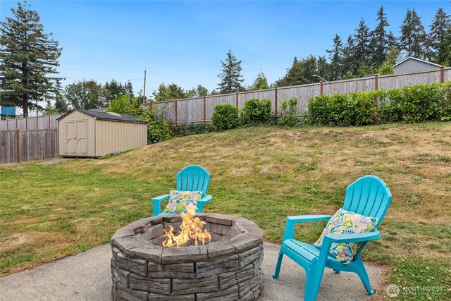 1045 S 197th Street E, Des Moines, WA 98148