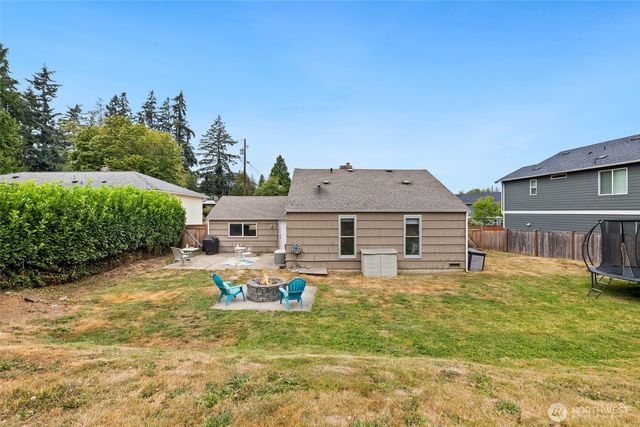 1045 S 197th Street E, Des Moines, WA 98148