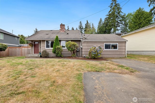 1045 S 197th Street E, Des Moines, WA 98148