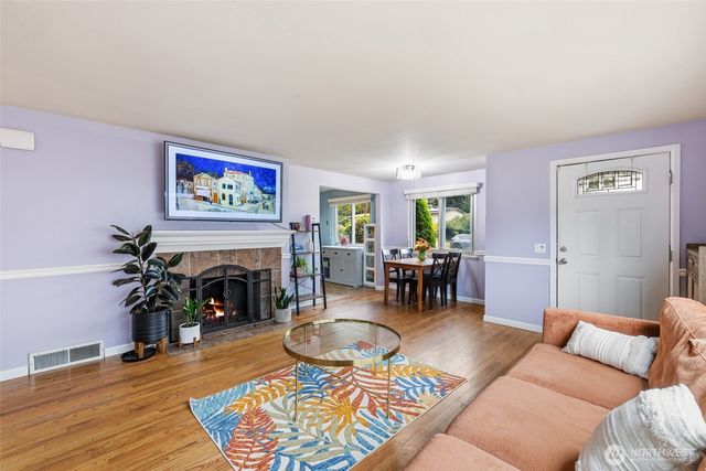 1045 S 197th Street E, Des Moines, WA 98148