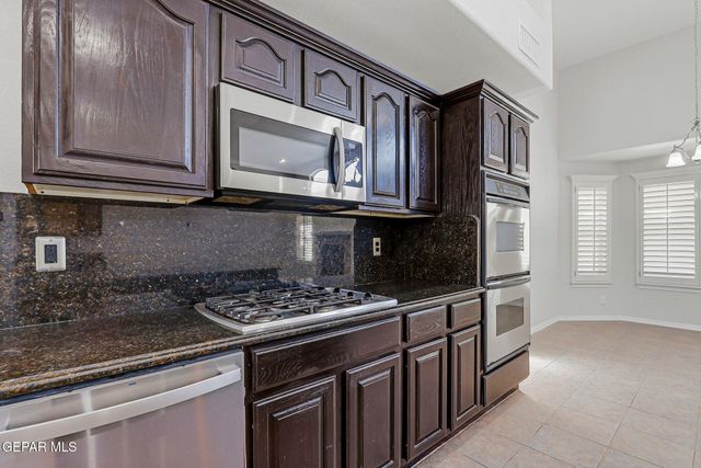 13445 EMERALD CREEK Drive, Horizon City, TX 79928