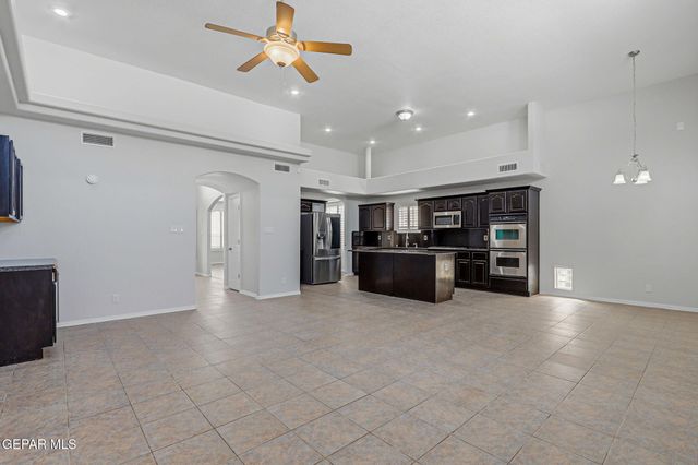 13445 EMERALD CREEK Drive, Horizon City, TX 79928