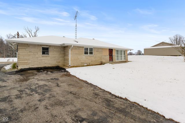 6742 E County Road 900 N, Seymour, IN 47274