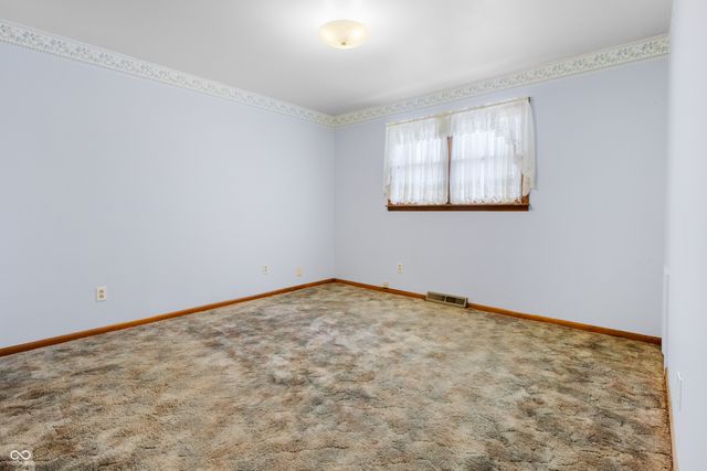 6742 E County Road 900 N, Seymour, IN 47274