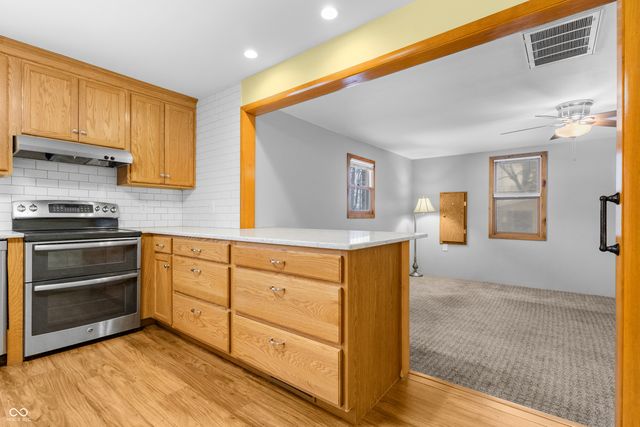 6742 E County Road 900 N, Seymour, IN 47274