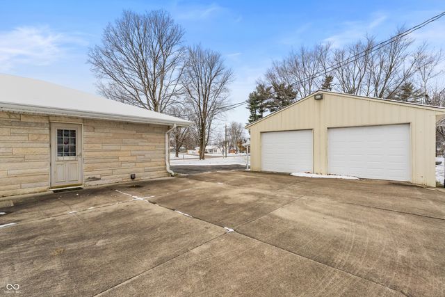 6742 E County Road 900 N, Seymour, IN 47274